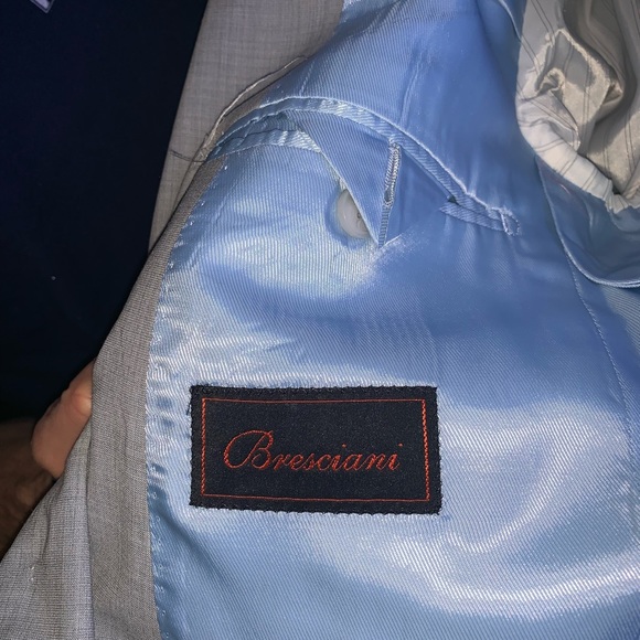 Bresciani light grey suit excellent condition - Picture 8 of 8